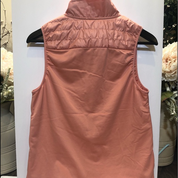 NWT Nike Women's Essential Quilted Running Vest - Picture 3 of 4